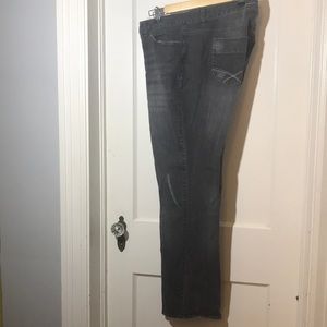 Tommy Hilfiger Mid Rise Straight Leg Grey Jeans. Never worn no tags 31” Inseam